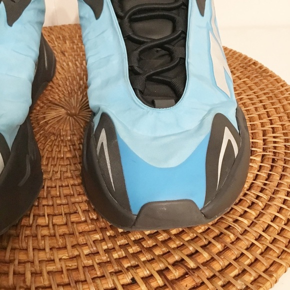 Yeezy Boost 700 MNVN Bright Blue GZ3079 - Size 7.5M Shoes - Picture 3 of 11